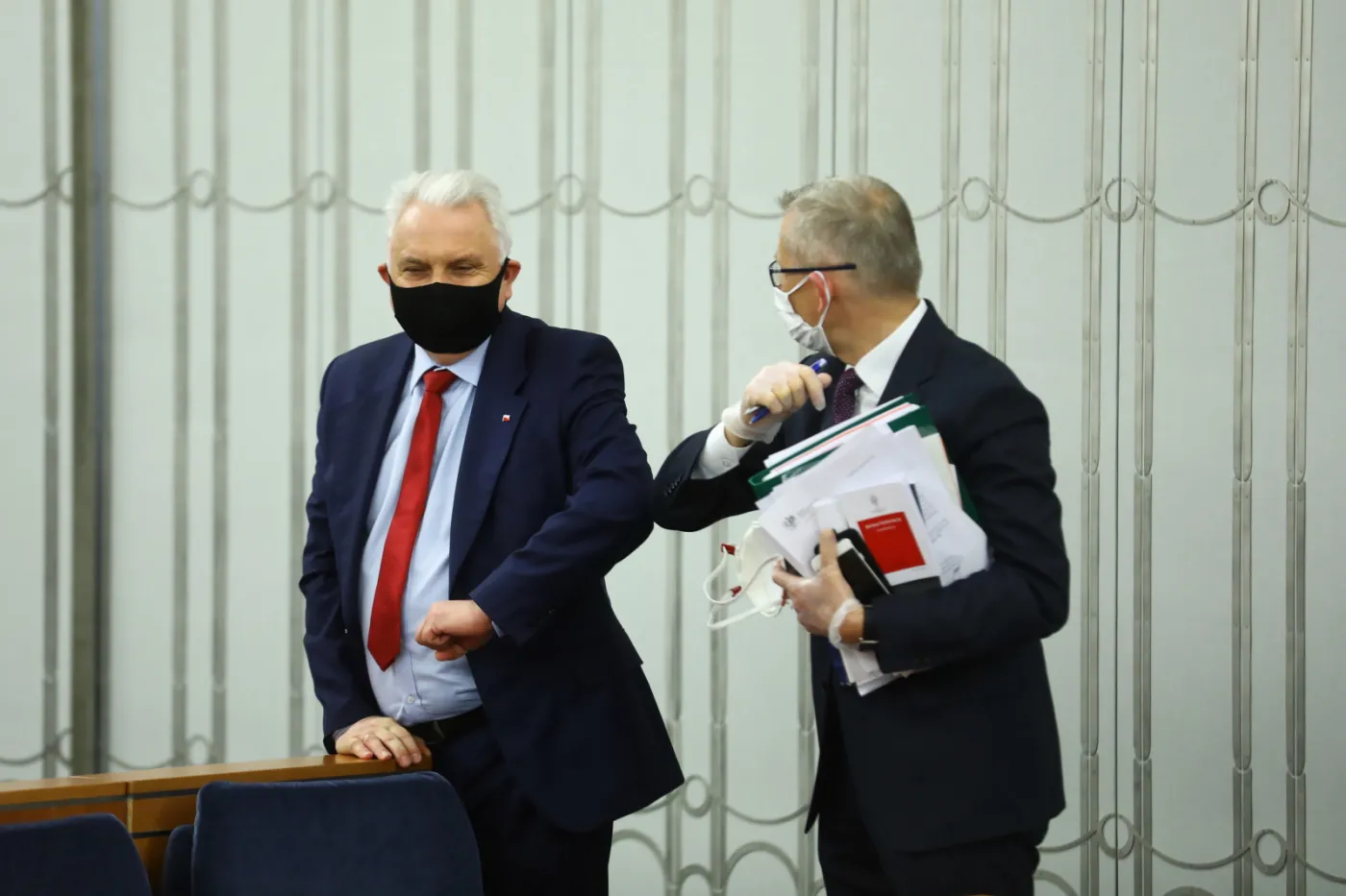 Senator Krzysztof Kwiatkowski i wiceminister zdrowia Waldemar Kraska w Senacie