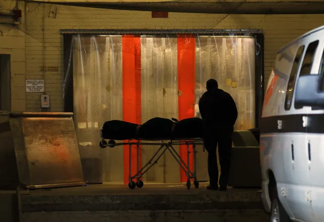 Więcej Amerykanów zmarło z powodu Covid-19 niż zginęło podczas wojny w Wietnamie