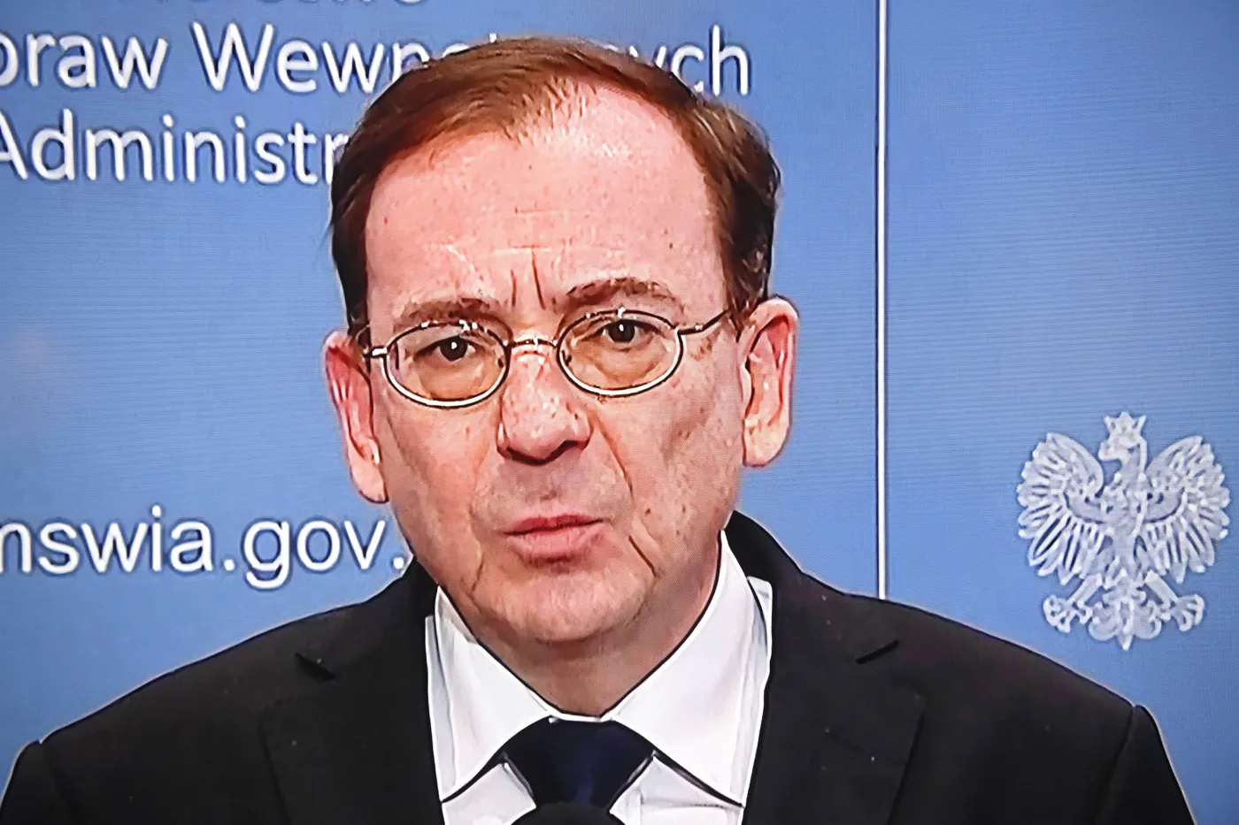 Kampania hejtu "motywowana politycznie"? Mariusz Kamiński i szef KGP murem za Policją