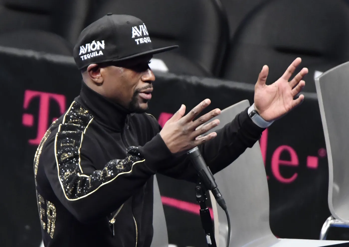 Floyd Mayweather Jr stoczy walkę pokazową. Rywalem zawodnik z MMA