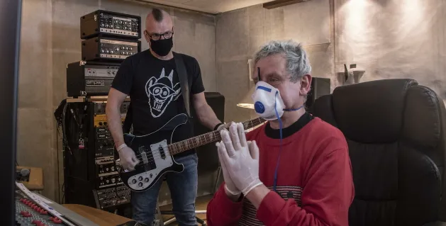 Kazik z piosenką do Kaczyńskiego wygrywa listę Trójki. A notowanie znika ze stron Polskiego Radia