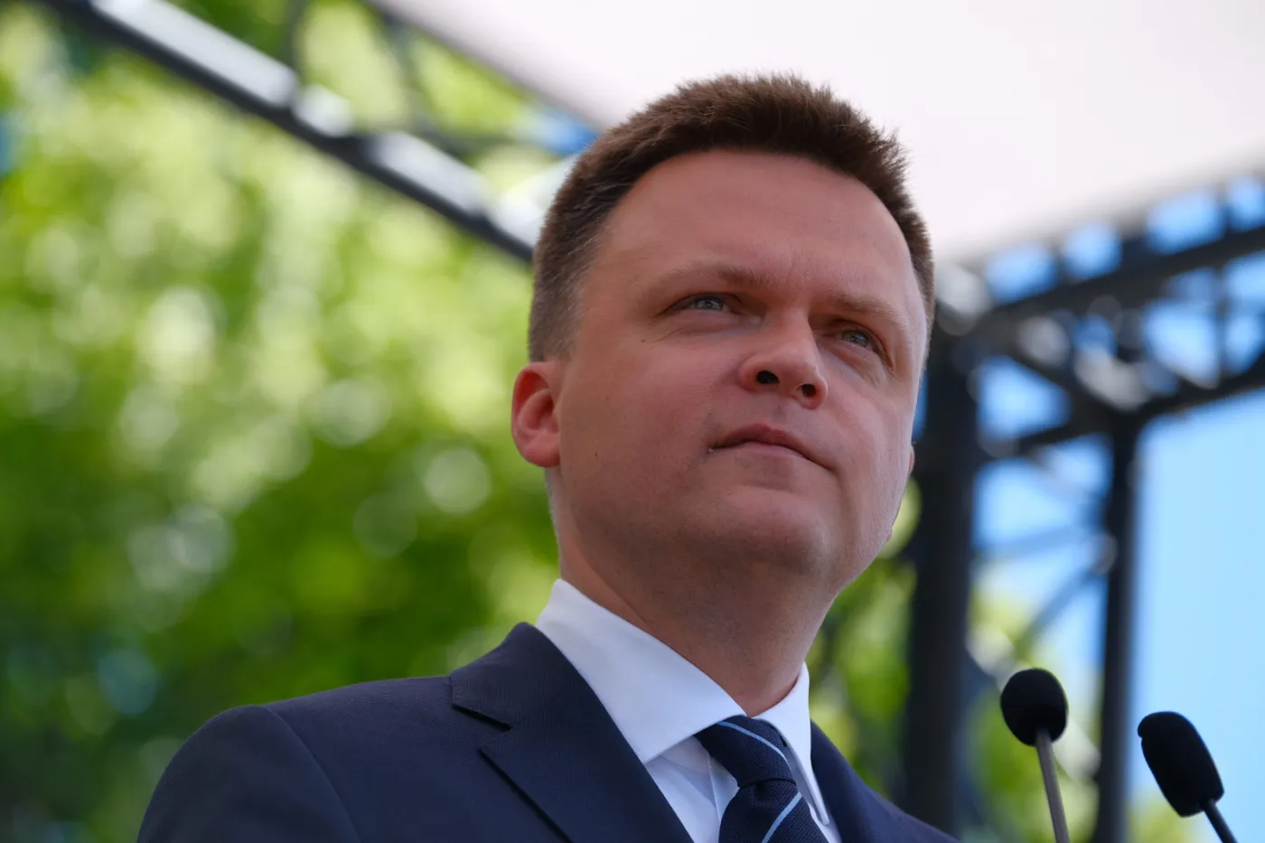 Spada poparcie dla Hołowni, rośnie dla Trzaskowskiego. Nowy SONDAŻ