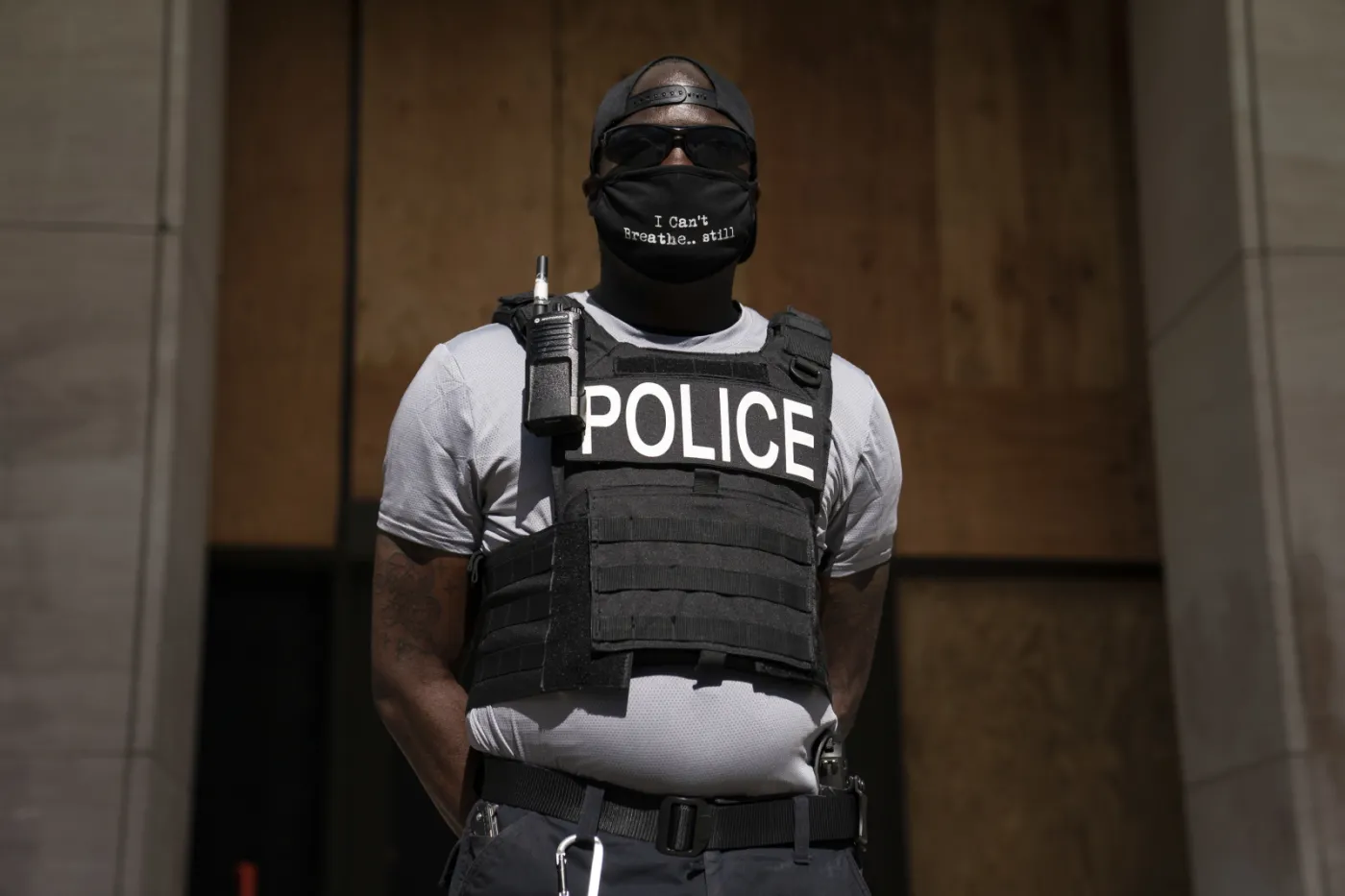 Czarny policjant: Nazywają nas zdrajcami rasy lub łowcami niewolników