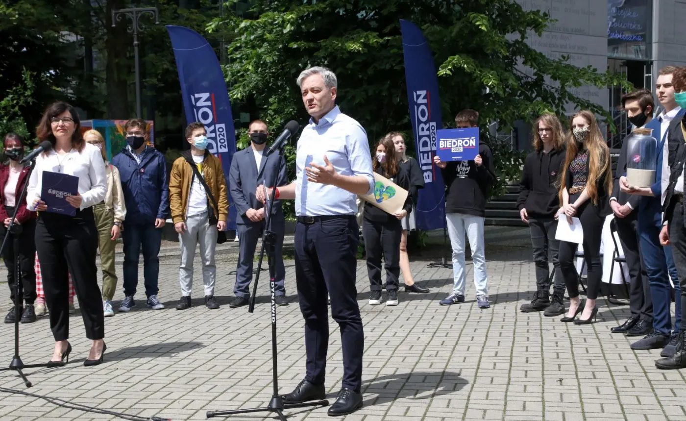 Biedroń ujawnia wyborcze hasło. "To odpowiedź na obecną sytuację"