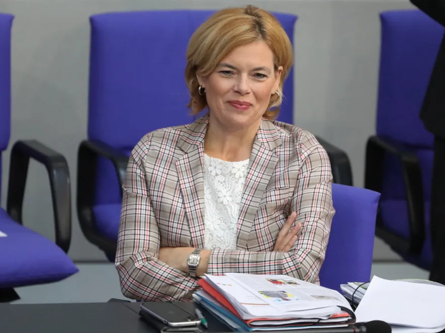 Trudna miłość do wzorów: piękna, ale źle ubrana niemiecka minister rolnictwa