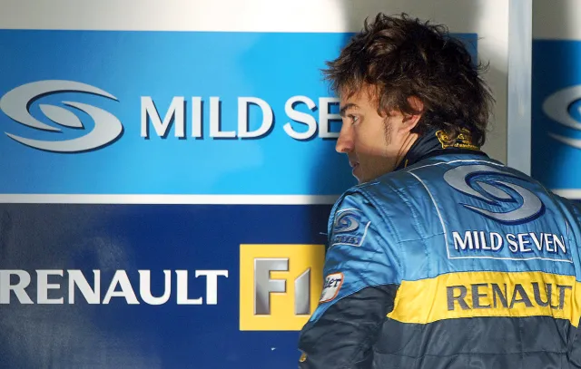 Fernando Alonso wraca do Formuły 1. Podpisał kontrakt z zespołem Renault
