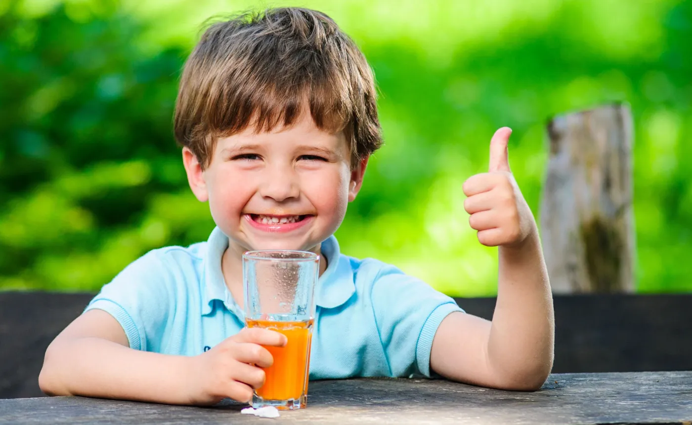 Daj dziecku sok! Będzie szczupłe w przyszłości. Wyniki badań