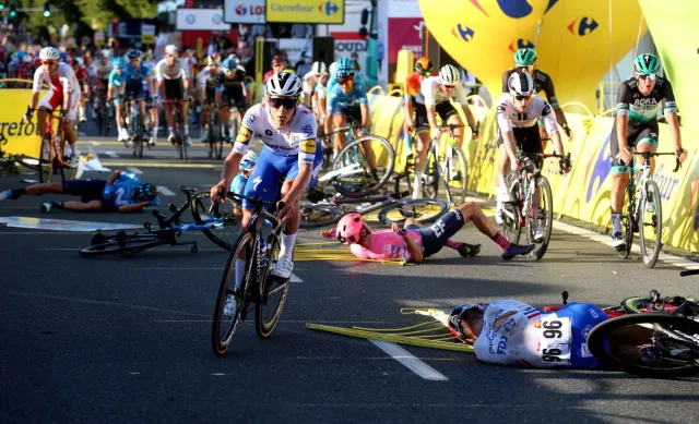 Dramatyczny wypadek na mecie pierwszego etapu Tour de Pologne [WIDEO]