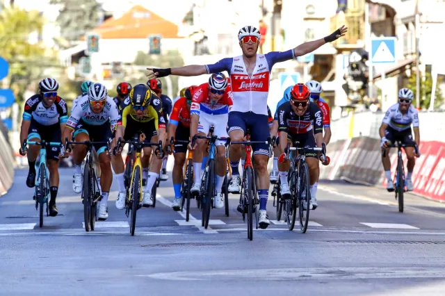 Słynny klasyk za nami. Michał Kwiatkowski siedemnasty po 300 km pedałowania