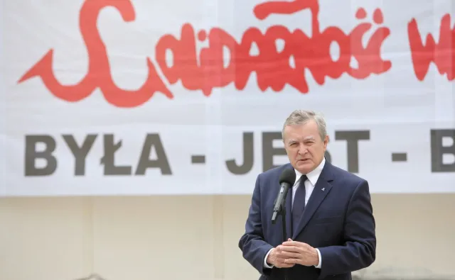 Gliński: Dobrze, że cała Polska pamięta dziś o powstańcach warszawskich