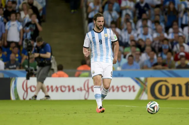 Higuain opuszcza "Starą Damę". Nadszedł czas Milika w "Juve"?