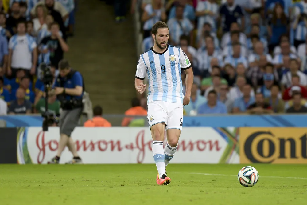 Higuain opuszcza "Starą Damę". Nadszedł czas Milika w "Juve"?