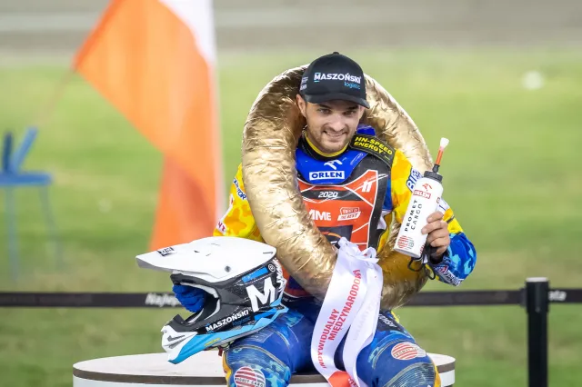 Bartosz Zmarzlik jako pierwszy zawodnik w historii drugi raz wygrał IMME na żużlu