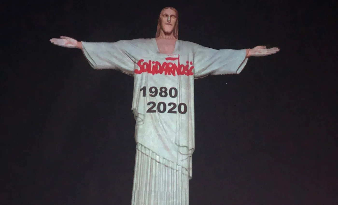 Znak Solidarności na figurze Chrystusa w Rio. Biedroń apeluje do resortu Ziobry