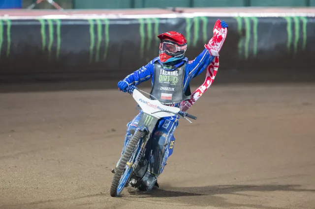 Bartosz Zmarzlik show! Po raz drugi wygrał GP w Pradze [WYNIKI i KLASYFIKACJA]