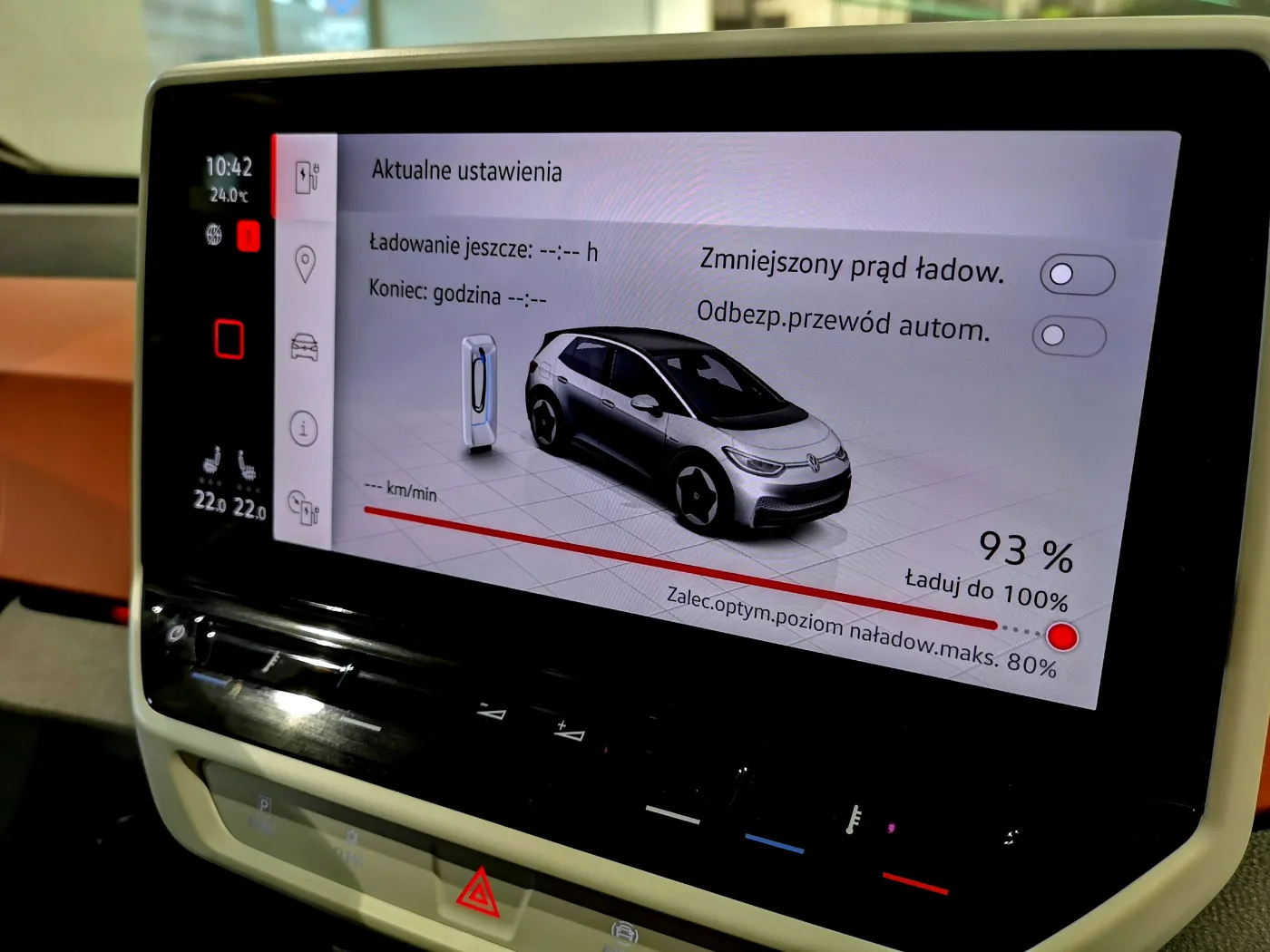 Tak panele słoneczne rozmnożą samochody elektryczne. A Polacy zdziwieni ładowaniem w domu