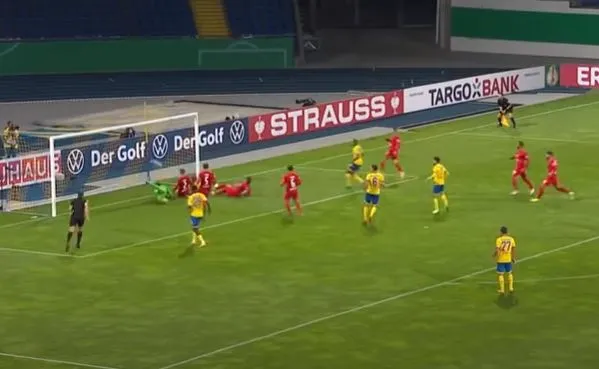 Co za mecz! 9 goli, Polak z hattrickiem. Kobylański "wyrzucił" Herthę z Pucharu Niemiec