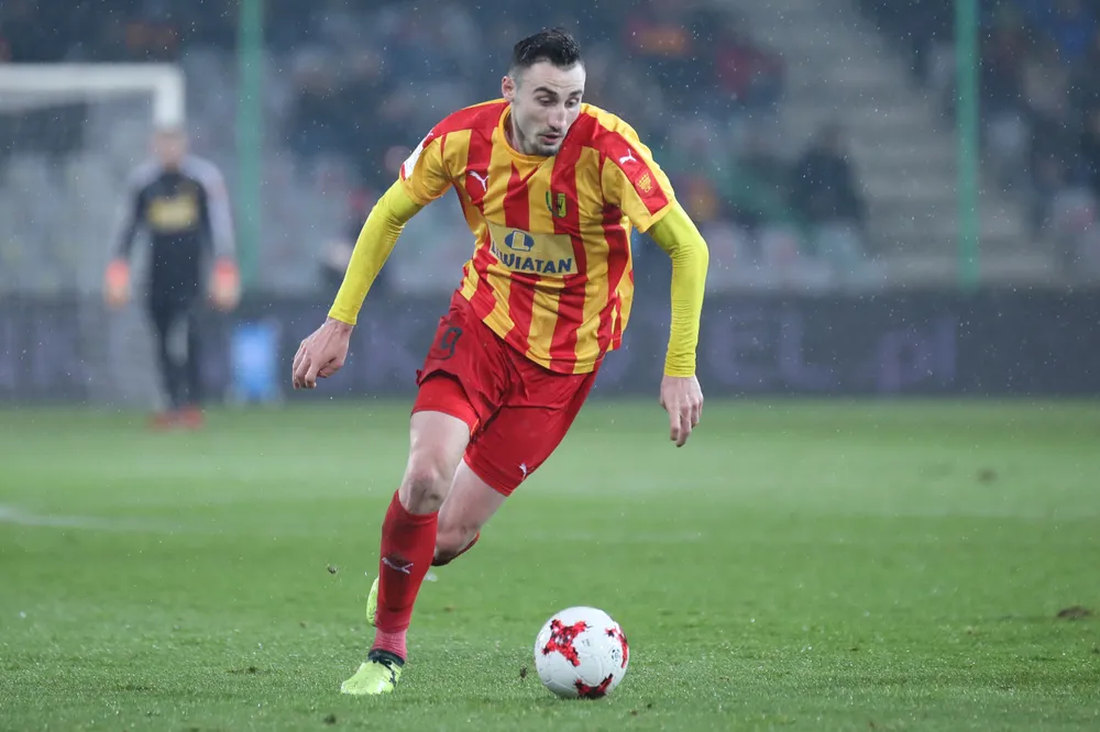 Nika Kaczarawa w Lechu Poznań. 26-latek będzie grał w nim przez rok