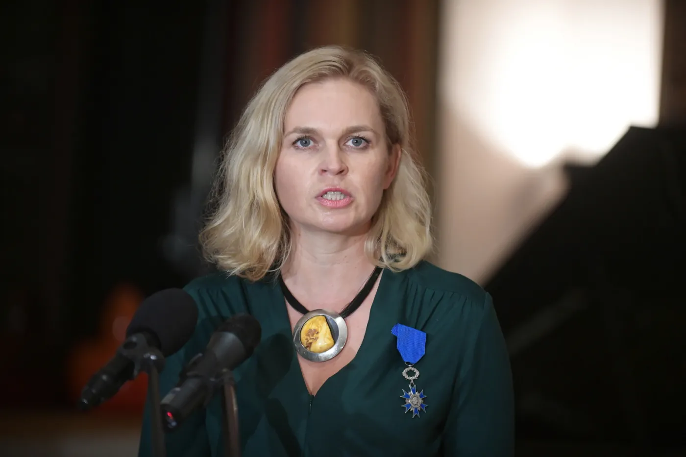 Barbara Nowacka odznaczona francuskim Orderem Narodowym Zasługi. "Wyróżnia się Pani odwagą"