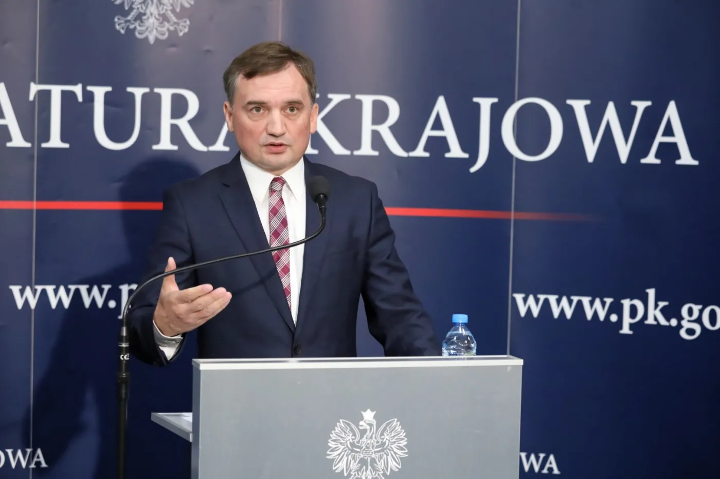 Dość wysoka cena ugody. Resorty siłowe i Ziobro pod kontrolą PiS?