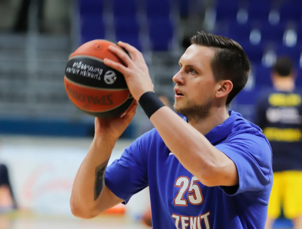 Zespół Mateusza Ponitki ukarany walkowerami. Przez koronawirusa