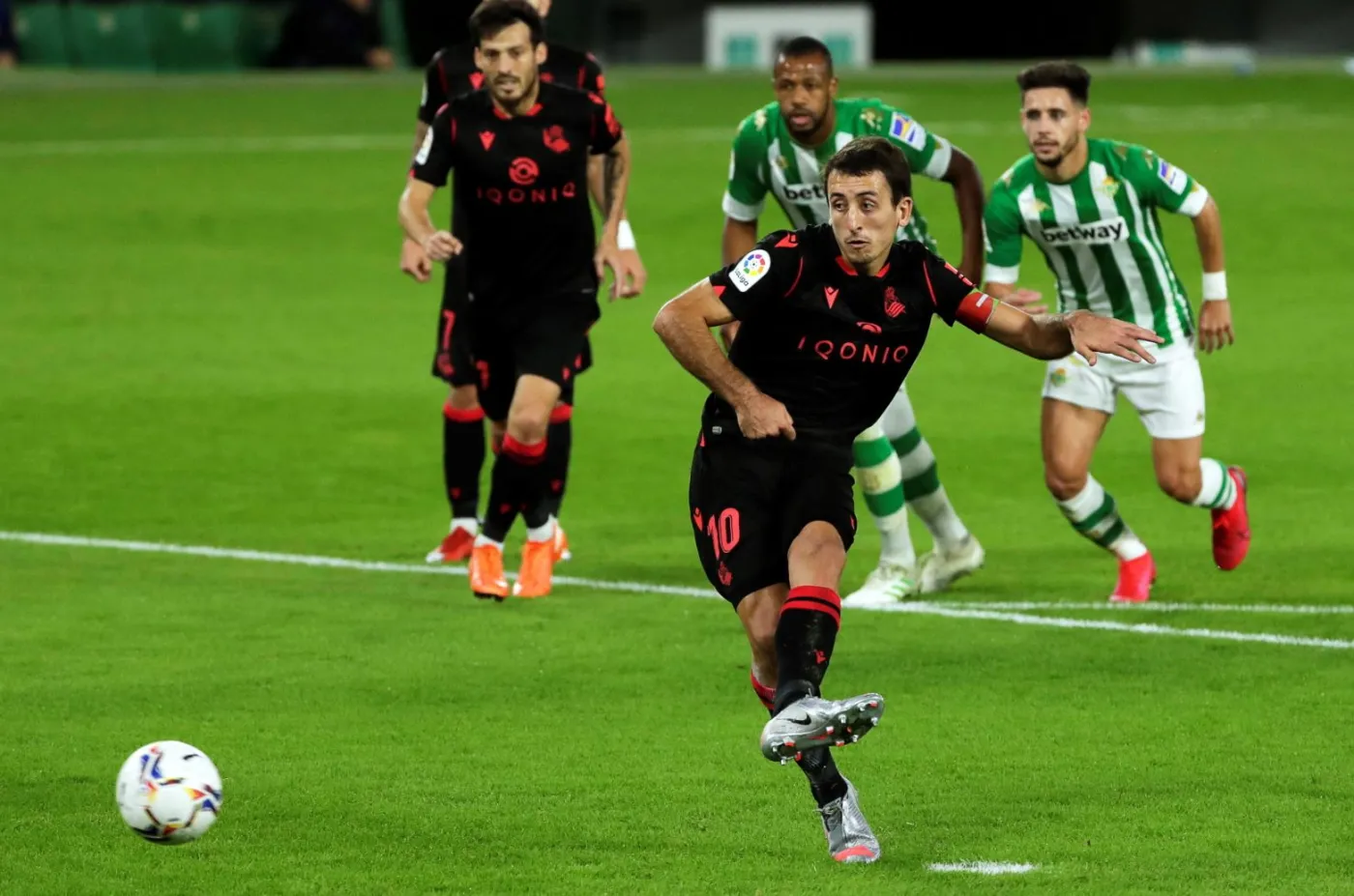 Liga hiszpańska: Sociedad i Villarreal na czele po potknięciach wielkich