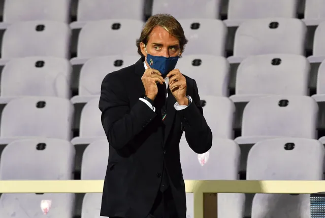 Roberto Mancini: Robert Lewandowski to najlepszy napastnik świata