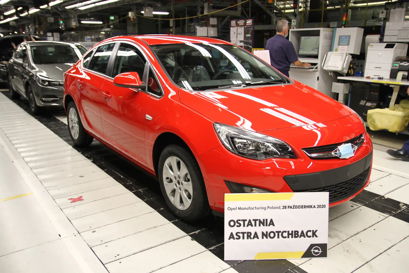 Koniec Opla Astry sedan w Gliwicach. Grupa PSA inwestuje i szykuje się do produkcji nowych modeli
