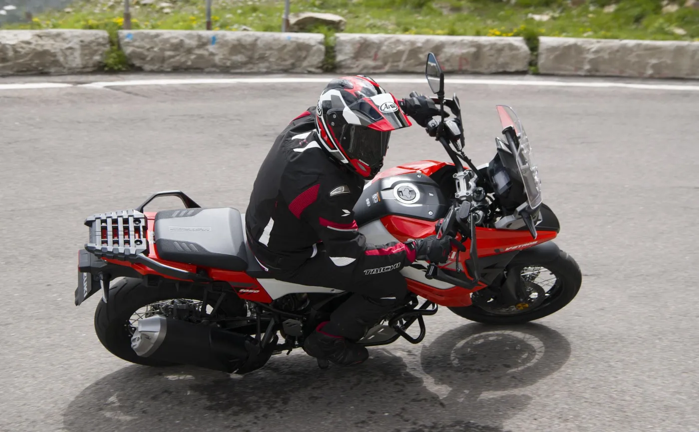 suzuki-dl-1050xt-28329230.jpg