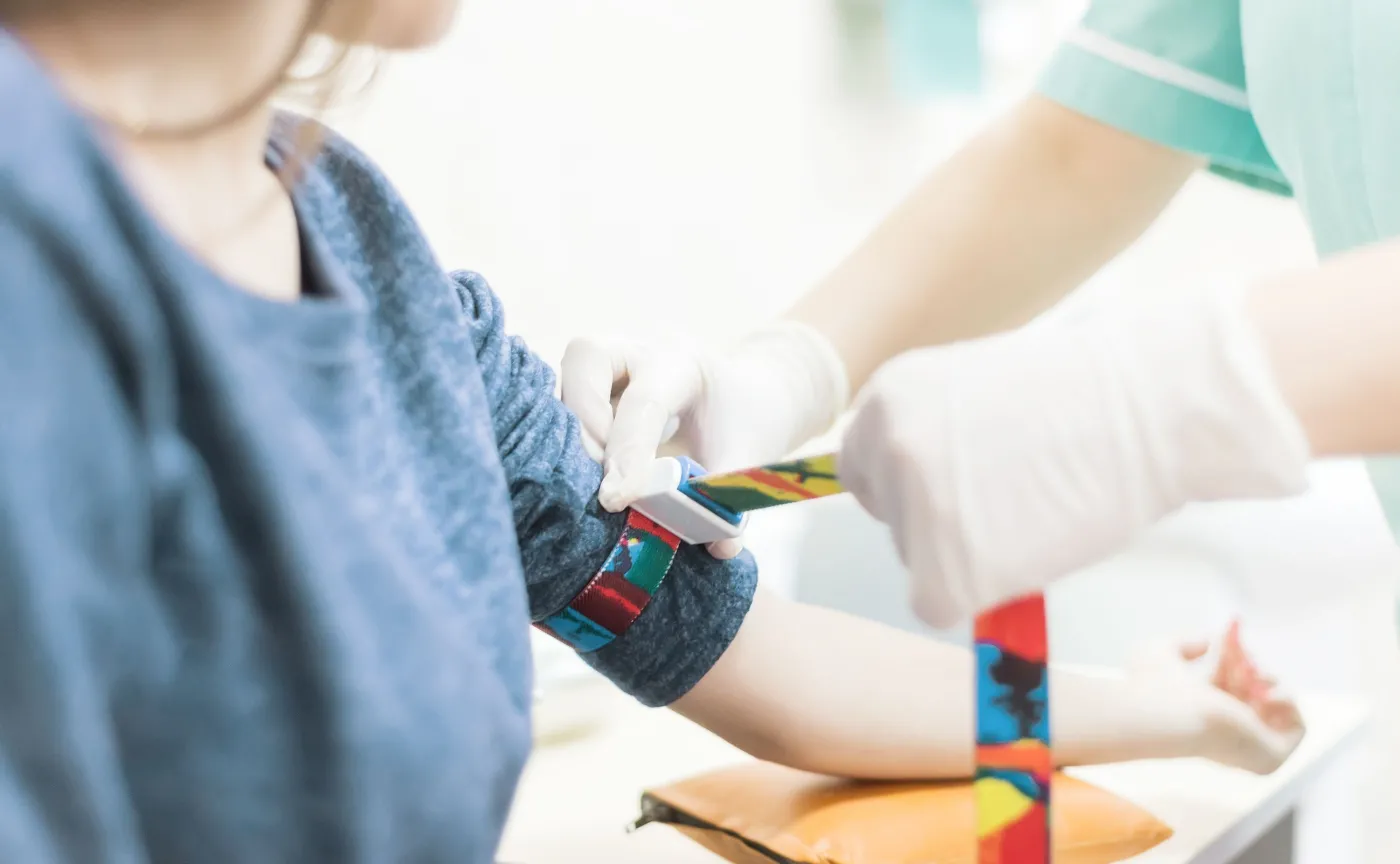 Czy kobieta po Covid-19 i urodzeniu dziecka można oddać osocze ozdrowieńca?