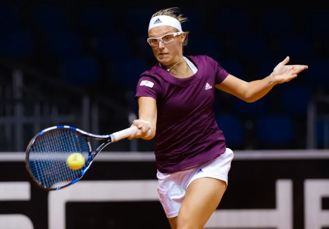 Pechowa kontuzja Kirsten Flipkens. Wpadła na tablicę reklamową