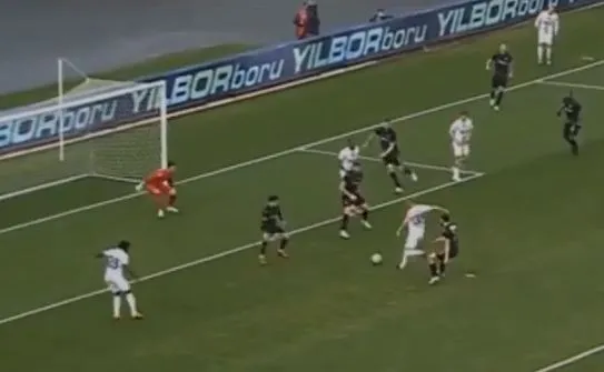 Gol Łukasika, Murawski zmieniony w przerwie, Pazdan kontuzjowany