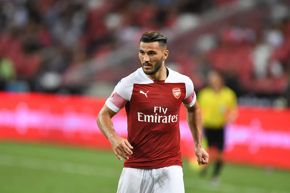 Liga angielska: 10 lat więzienia dla mężczyzny, który napadł na piłkarzy Arsenalu