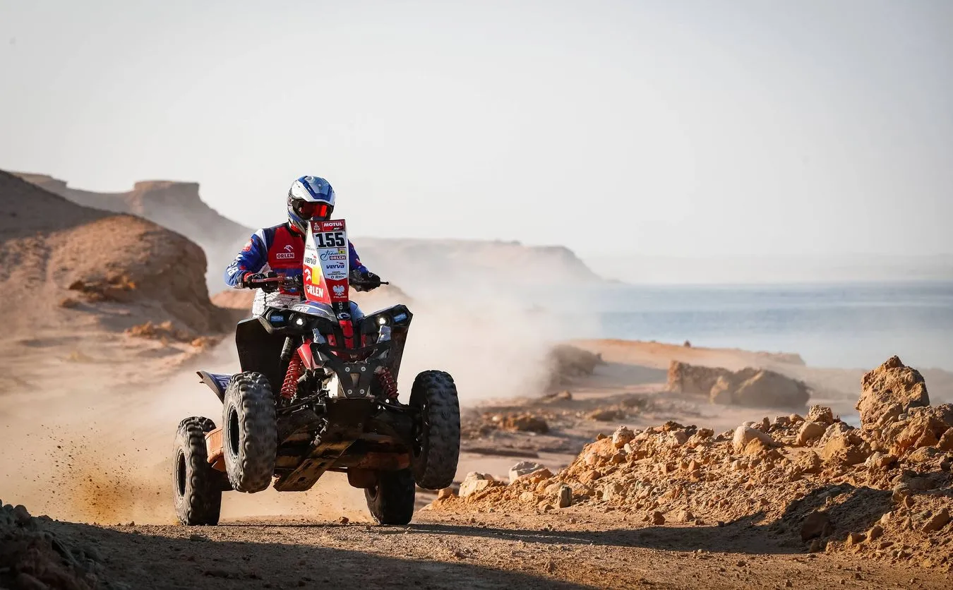Rajd Dakar: Awans Kamila Wiśniewskiego na czwarte miejsce