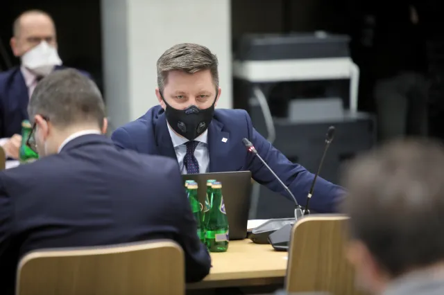 Dworczyk o rejestracji szczepień: Udało się opanować wszystkie problemy. Co na to pacjenci?