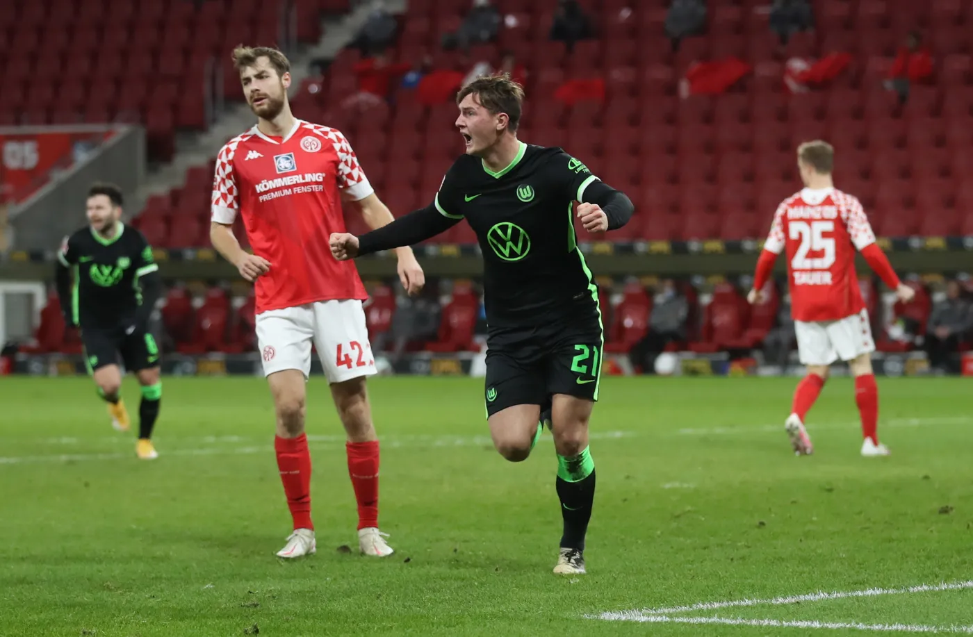 Białek zaliczył "wejście smoka". Piątek zmarnował rzut karny