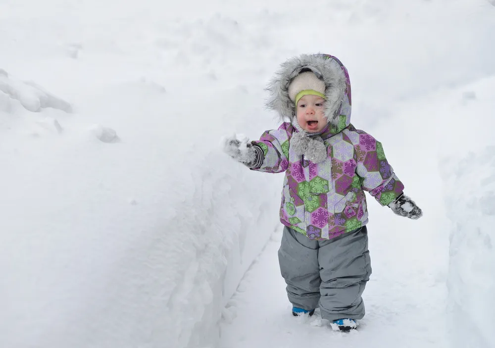 Dzieci muszą bawić się na dworze! Lekarz wyjaśnia, jak to na nie działa