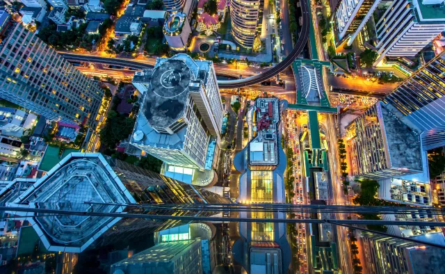 Gdzie na Wielkanoc? Gdzie na majówkę? "16 dni urlopu w środku roku" [KIERUNKI i CENY]