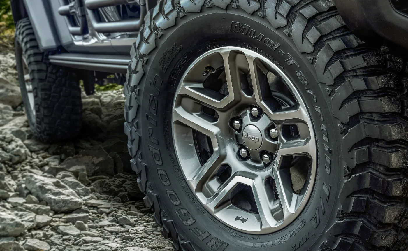 Jeep Gladiator znika w ciemno. Polacy kupują auta, których jeszcze nie ma