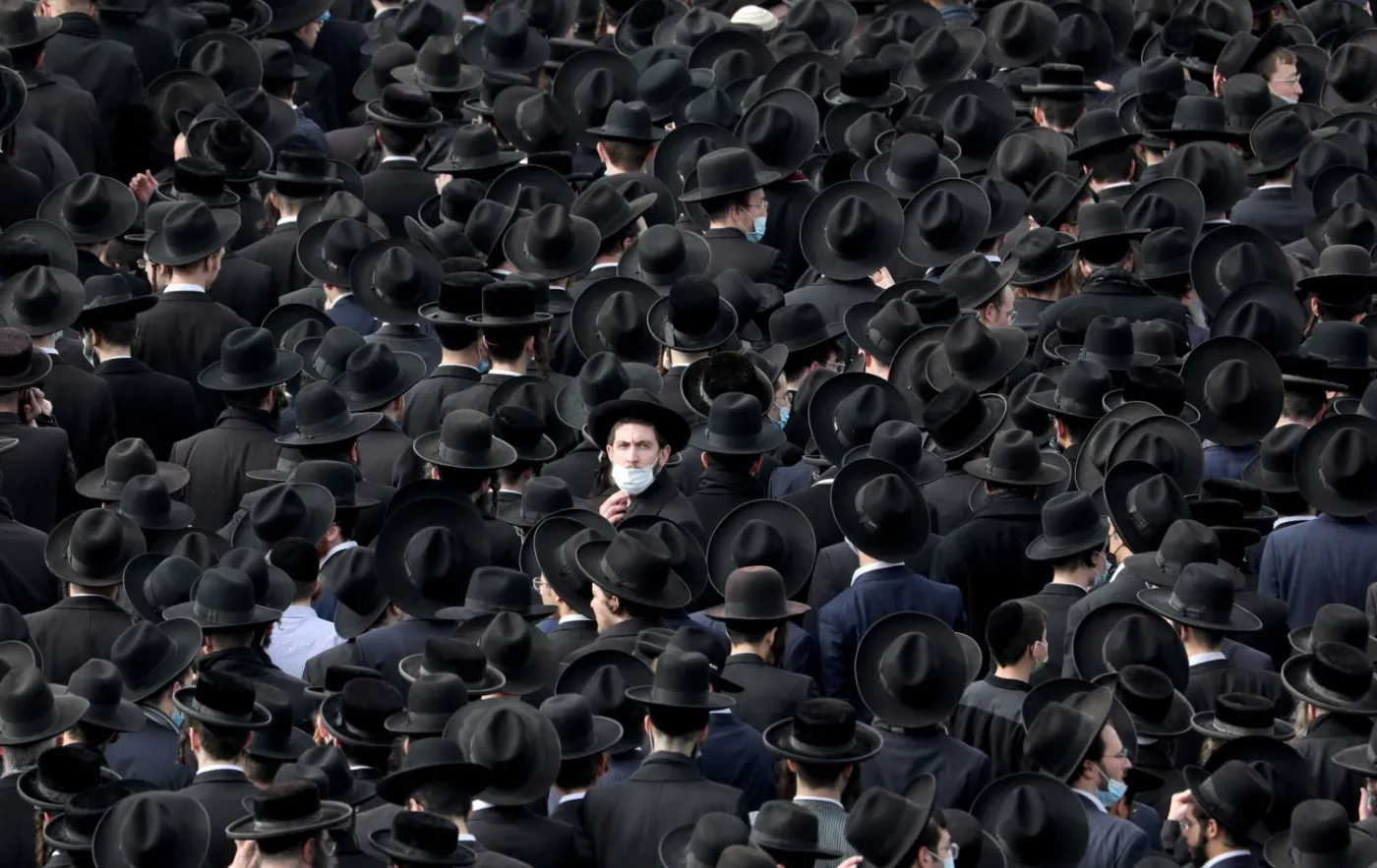 10 tysięcy osób na pogrzebie rabina. Policja bała się rozlewu krwi