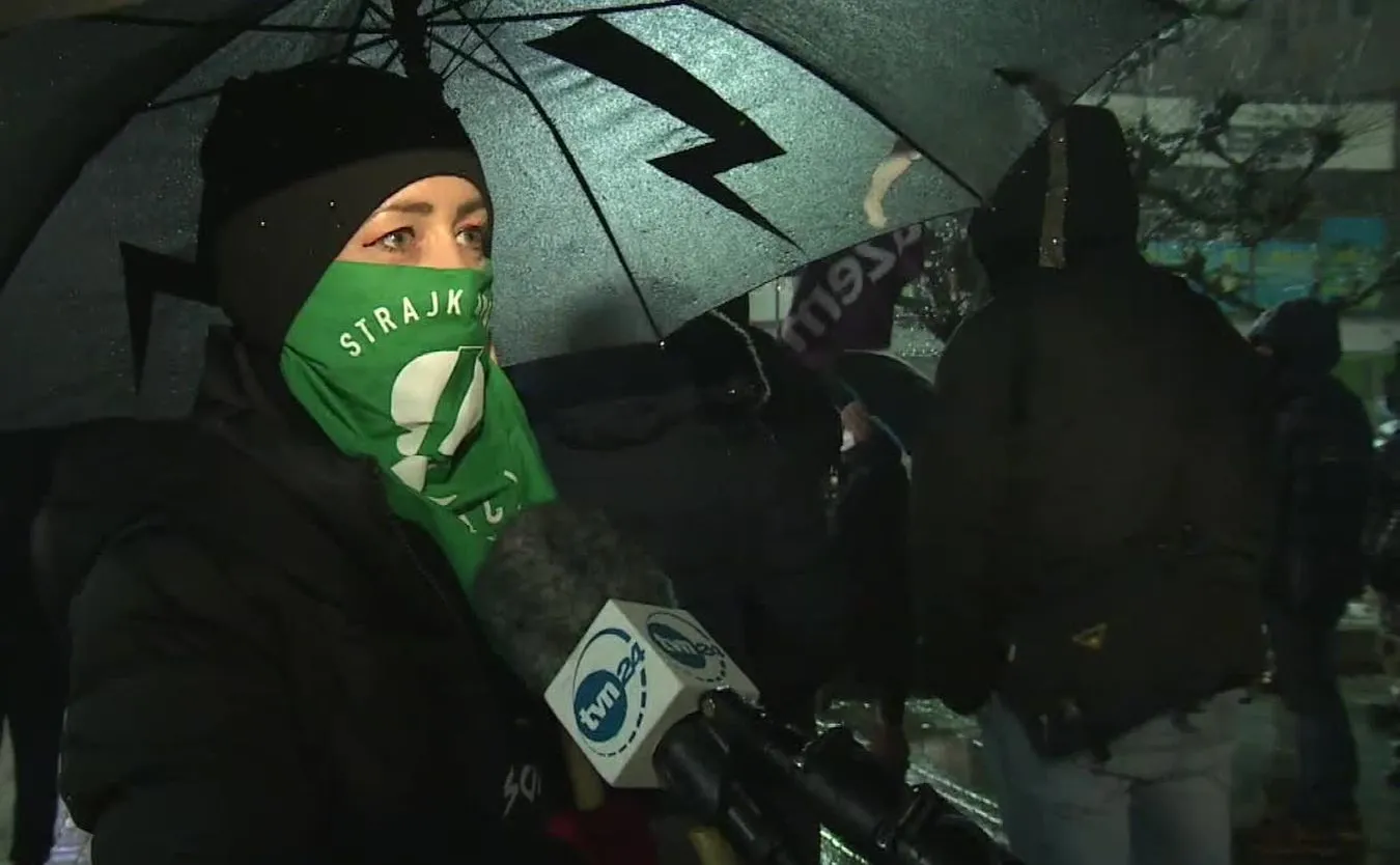 Protesty kobiet w wielu miastach w Polsce. "Będziemy walczyć, dopóki nie obalimy tego rządu"