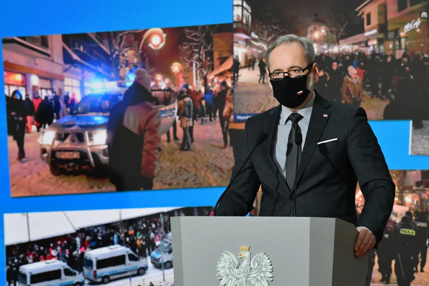 Niedzielski mówi o trzeciej fali koronawirusa: W optymistycznym scenariuszu...