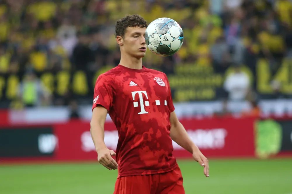 Benjamin Pavard kolejnym zakażonym piłkarzem Bayernu Monachium