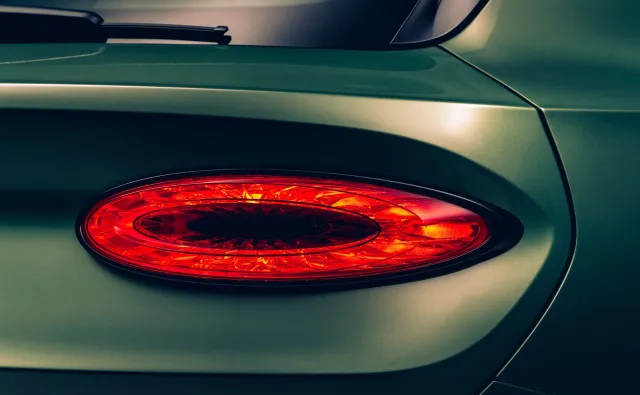 Gwiazda serialu "Przyjaciółki" straciła bentleya. Skradziono auto warte fortunę