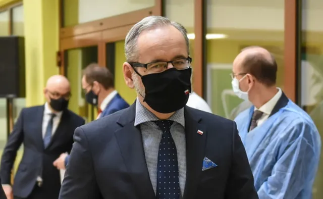 Niedzielski: Przyłbice - nie; chusty - nie; maseczki - tak