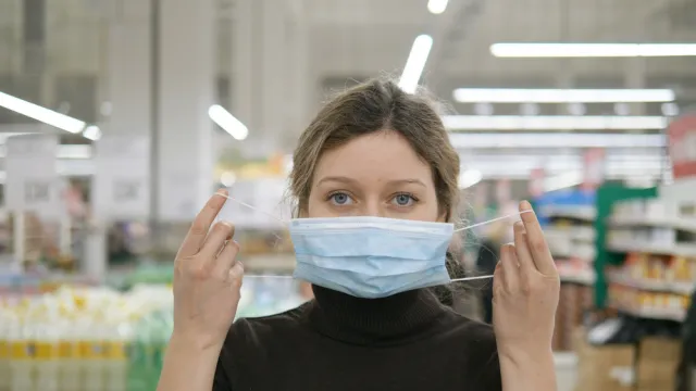 Rzecznik MZ o wzroście zakażeń: To efekt wzmożonych kontaktów międzyludzkich