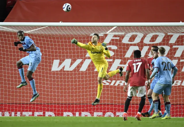 Fabiański nie zatrzymał Man Utd. Cudowny gola Lameli w derbach Londynu