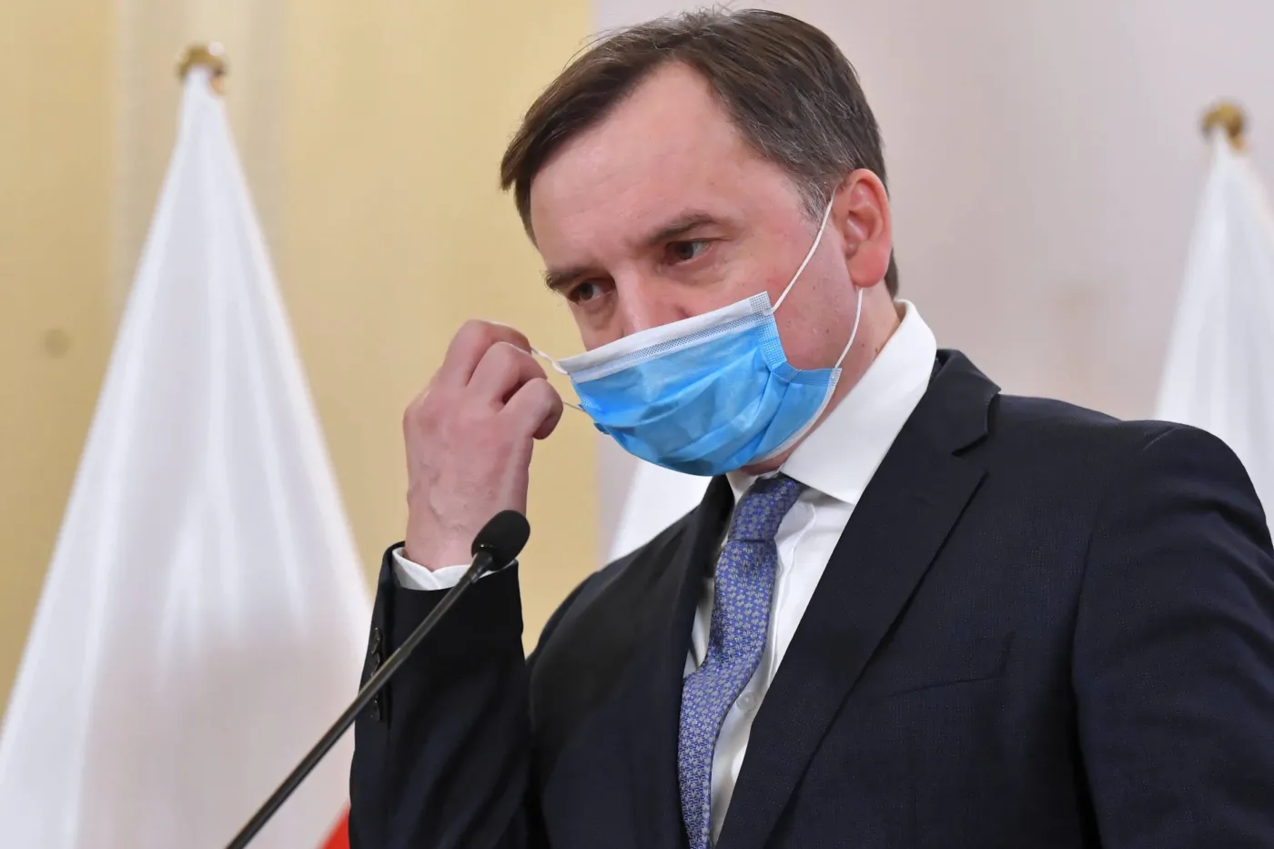 Długi dewelopera mają spłacać lokatorzy. Ziobro składa skargi nadzwyczajne