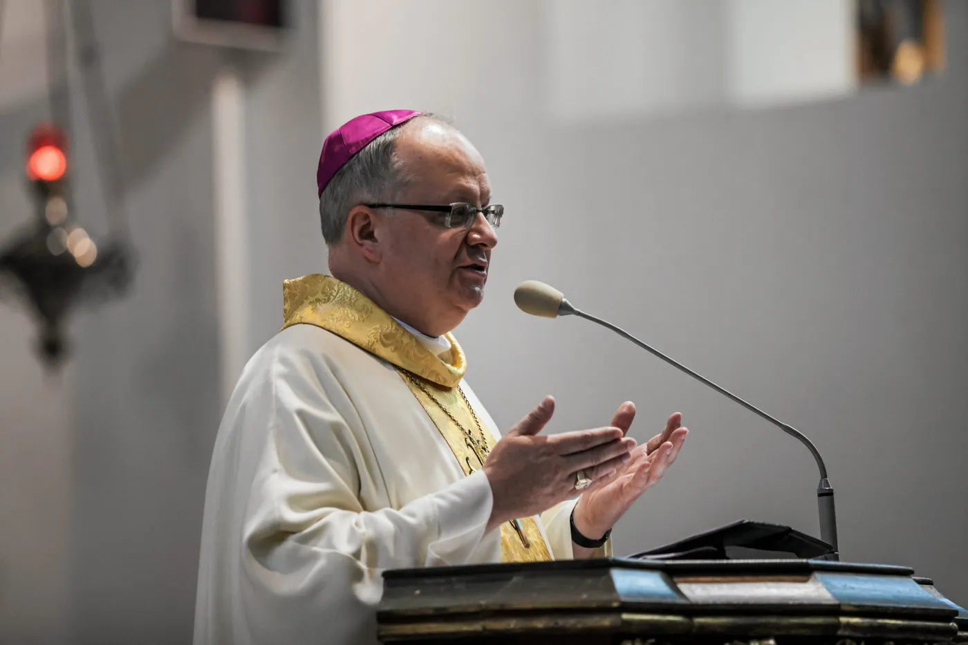 Bp Czaja zaprzecza oskarżeniom ks. Rafała C. i posłanki Scheuring-Wielgus