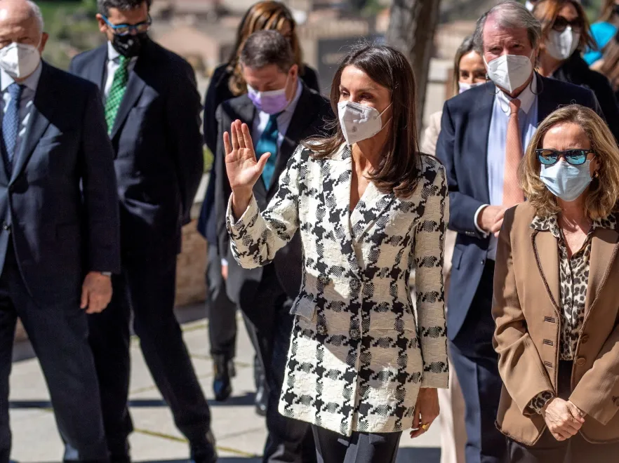 Królowa Letycja po raz kolejny świetnie ograła w stylizacji trudne motywy